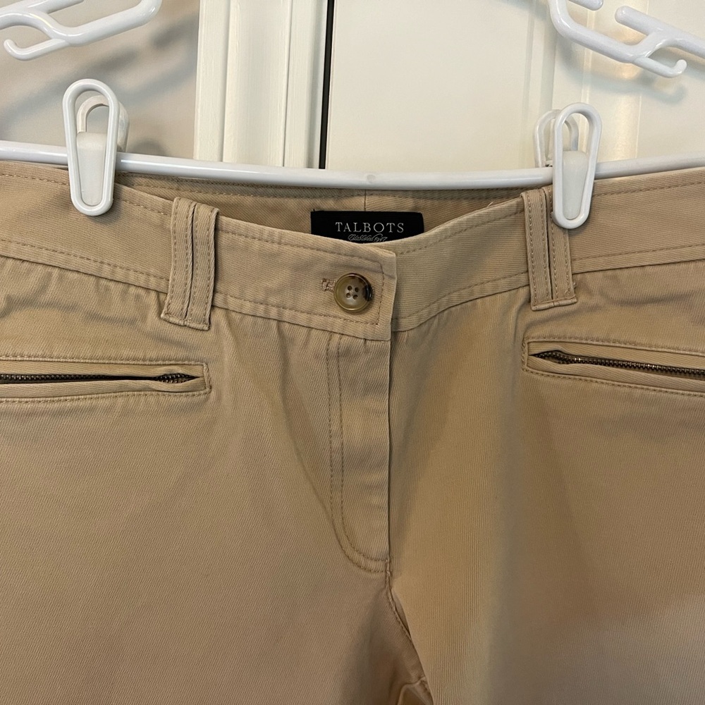 Women’s Talbots signature jeans size 8. Color Khaki.
